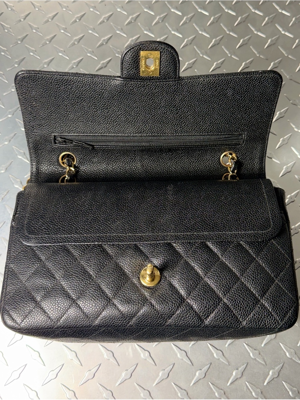 Chanel Vintage Caviar Quilted Classic Flap in Black GHW - Picture 9 of 16